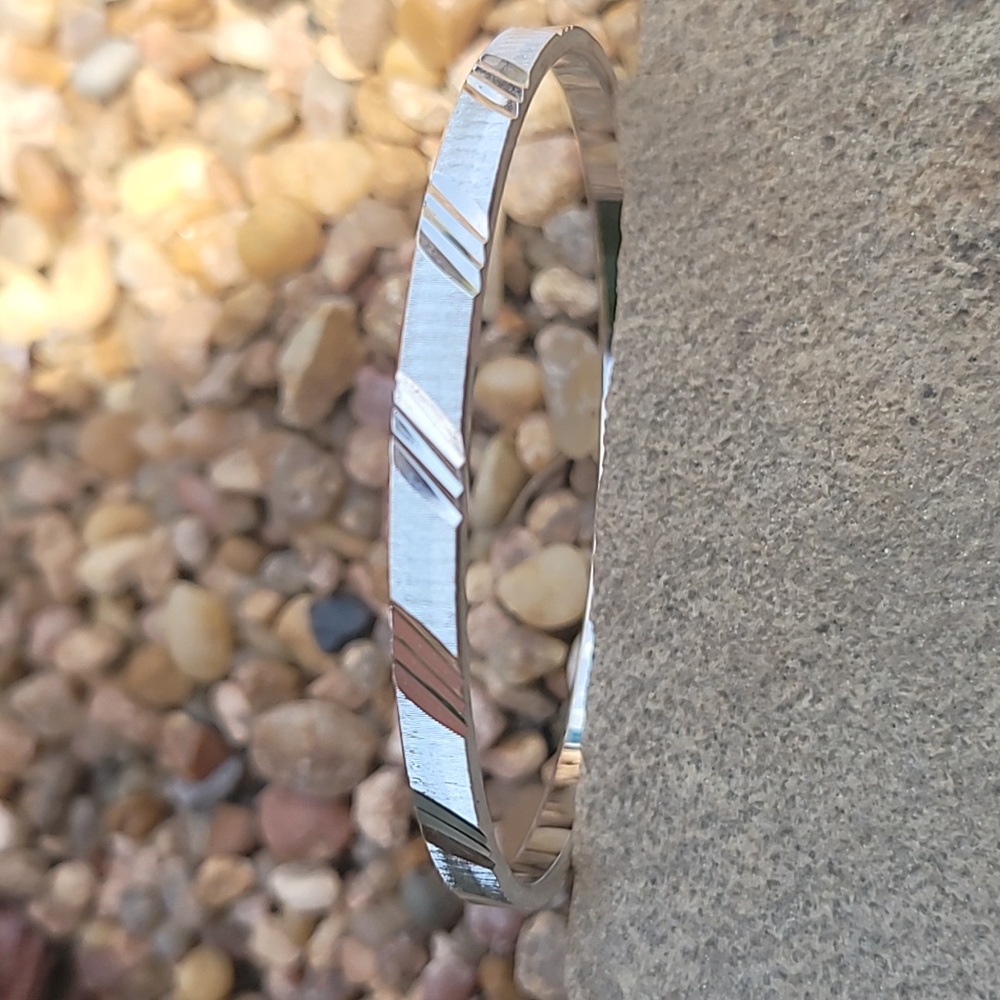 Monet Bangle - Picture 4 of 5